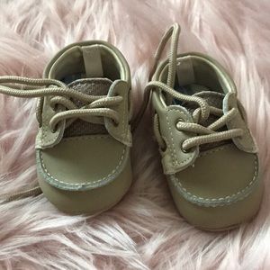 New born baby sperrys